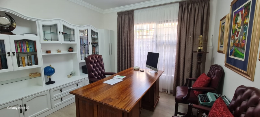 5 Bedroom Property for Sale in Wavecrest Eastern Cape